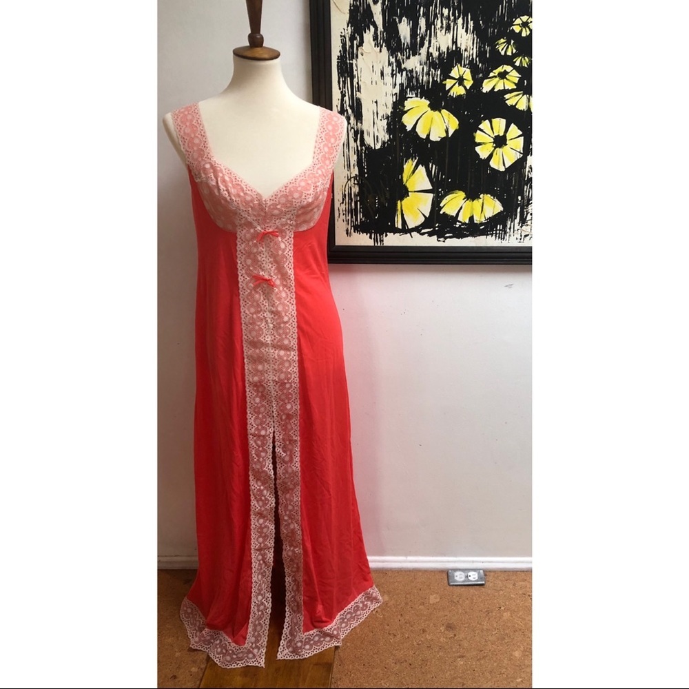 ‘Poppy’ Vintage Lingerie w Lace Trim